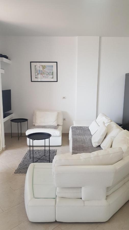 M&I Beach Apartment With Sea View Durres Luaran gambar