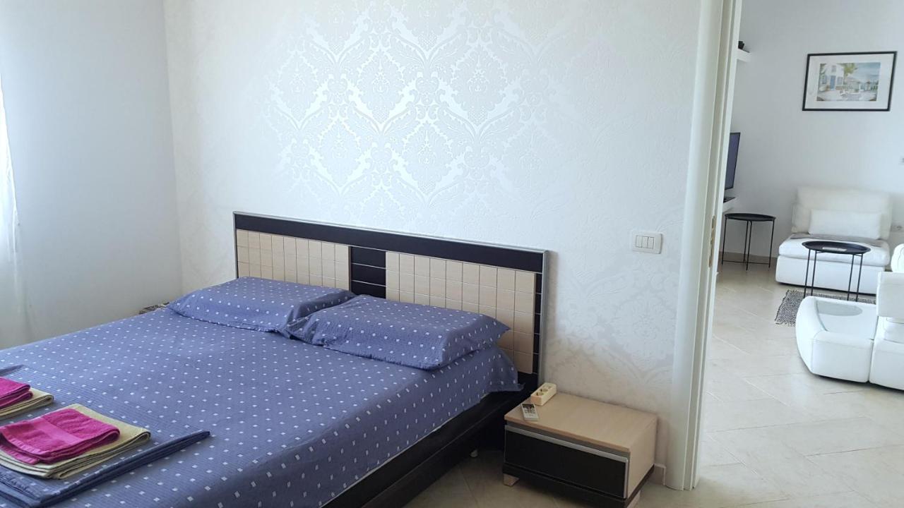 M&I Beach Apartment With Sea View Durres Luaran gambar