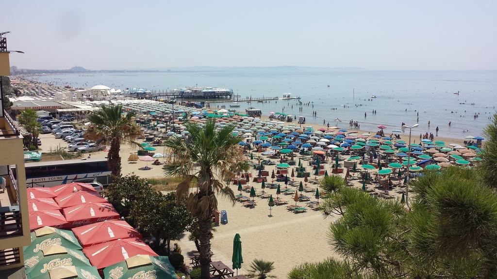 M&I Beach Apartment With Sea View Durres Luaran gambar